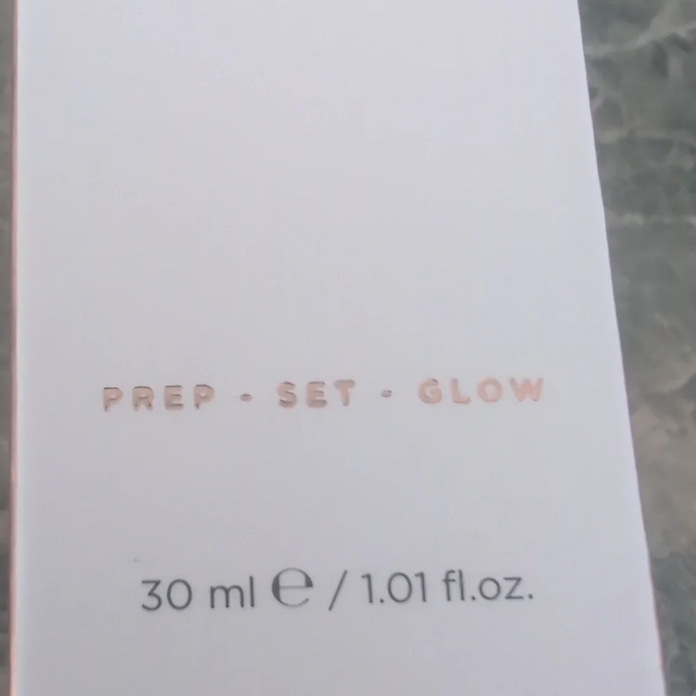 Iconic London Prep-Set-Glow Spray - Pink
